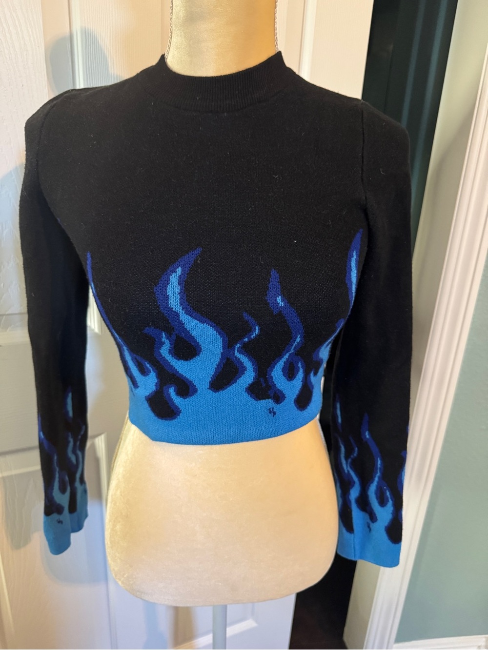 Urban Outfitters Y2K Black Blue Flame Cropped Sweater S/M Moto
